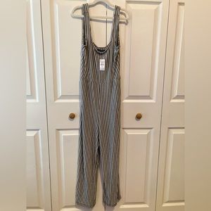 American Eagle Jumpsuit Cropped Length Size Small. NWT